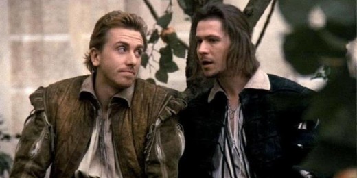 A still from Rosencrantz and Guildenstern are Dead, the film. Rosencrantz stands next to Guildenstern. No, Guildenstern stands next to Rosencrantz. Gary Oldman and Tim Roth play the pair.